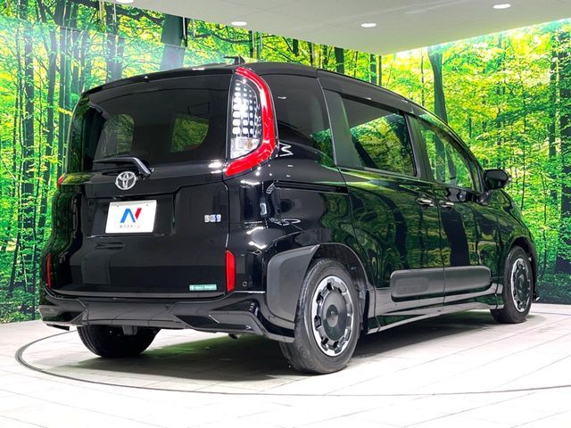 SIENTA HYBRID