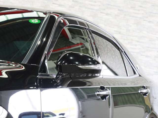 CROWN sedan