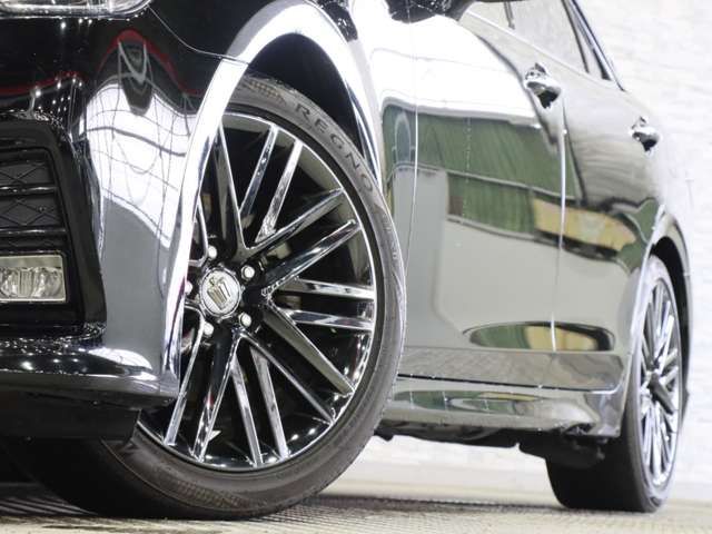 CROWN sedan
