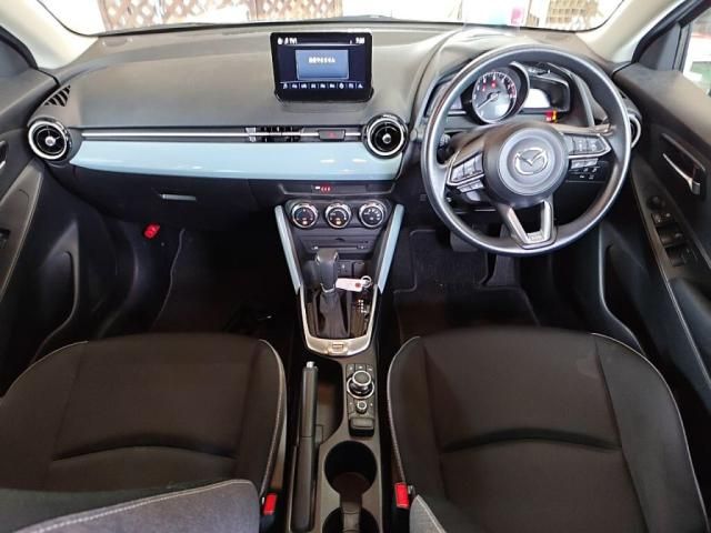 MAZDA2