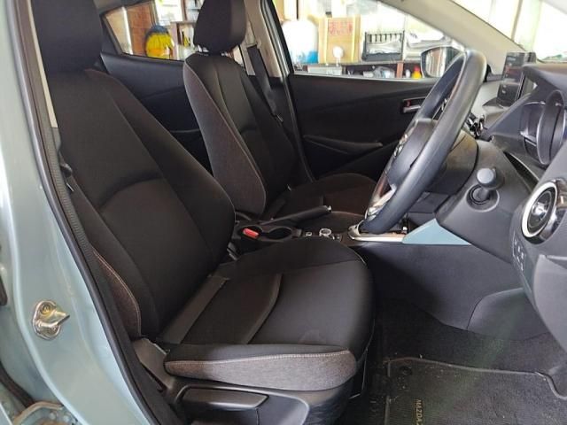 MAZDA2