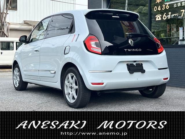 RENAULT TWINGO