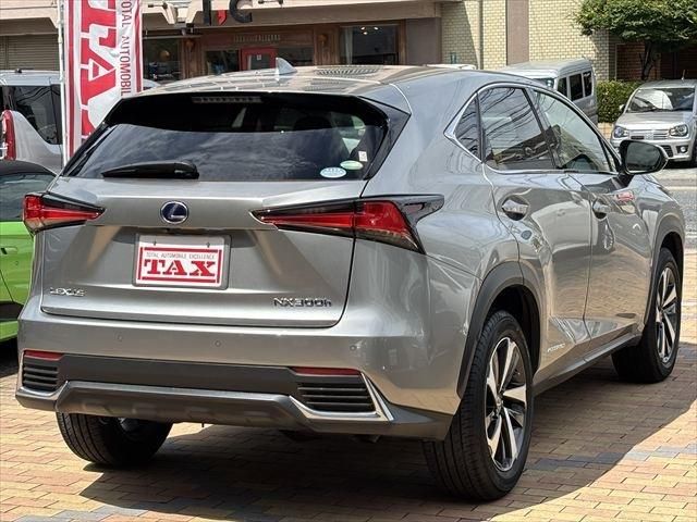 LEXUS NX300h