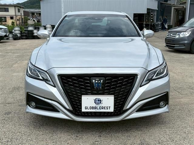 CROWN sedan hybrid