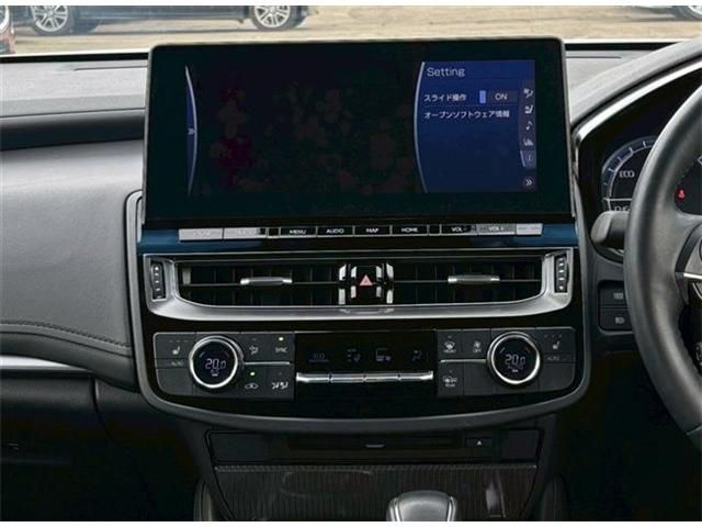 CROWN sedan hybrid