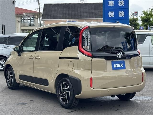 SIENTA HYBRID