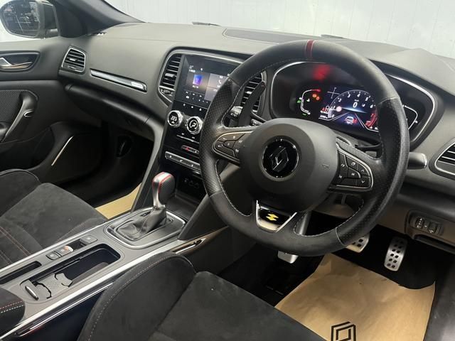 RENAULT MEGANE hatchback