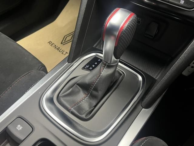 RENAULT MEGANE hatchback