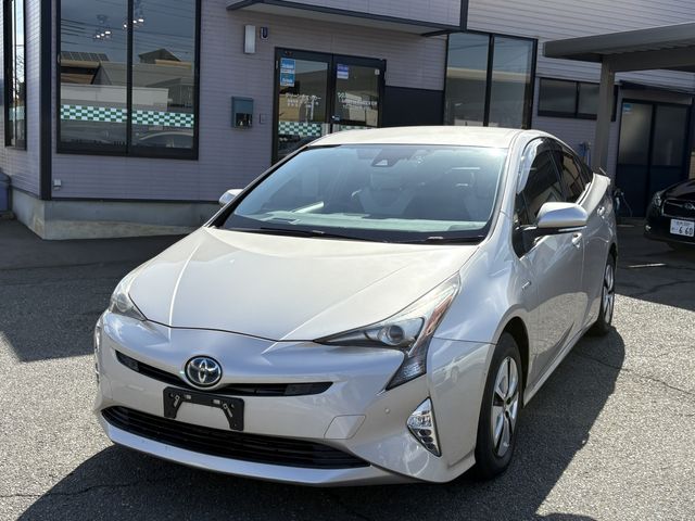 PRIUS 4WD