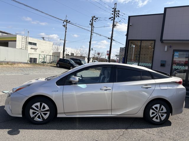 PRIUS 4WD