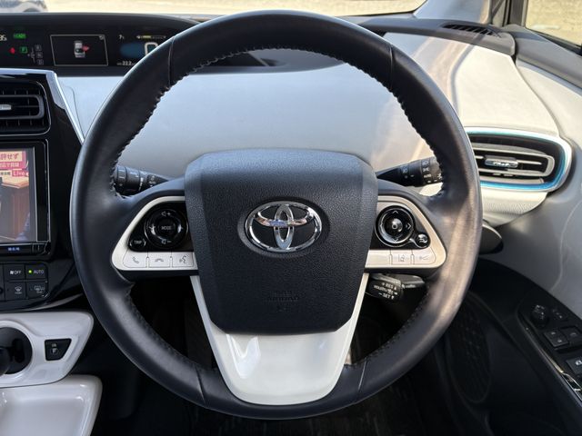 PRIUS 4WD