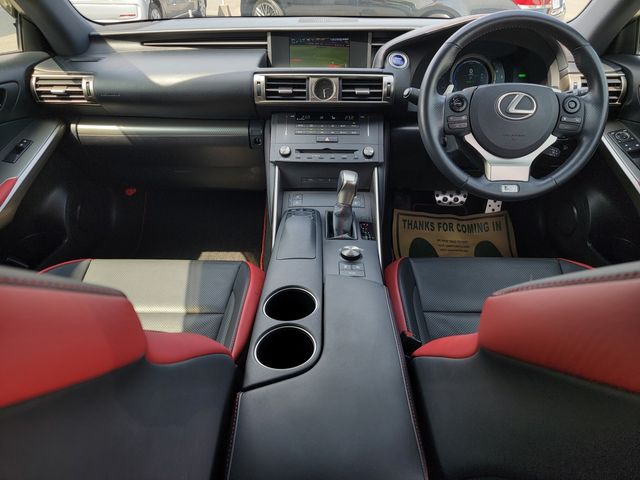 LEXUS IS300h