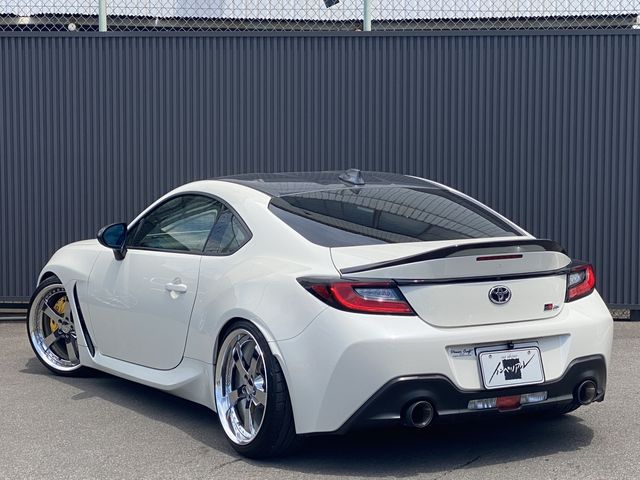 GR86