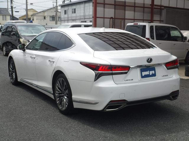 LEXUS LS500