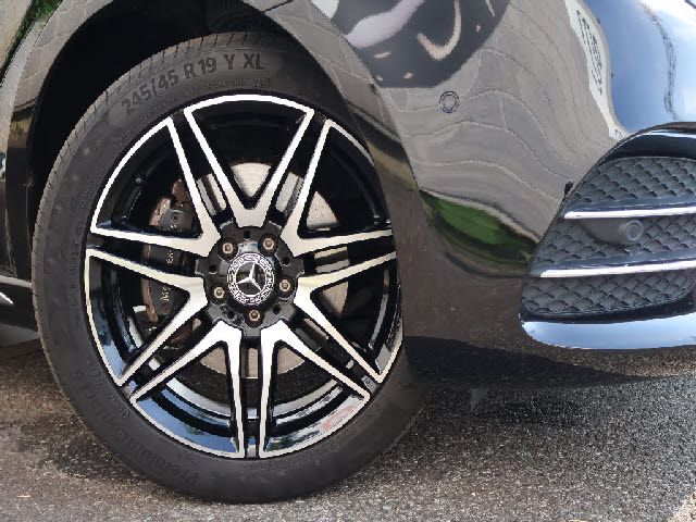 MERCEDES BENZ V class