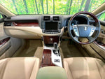 CROWN sedan