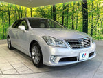 CROWN sedan