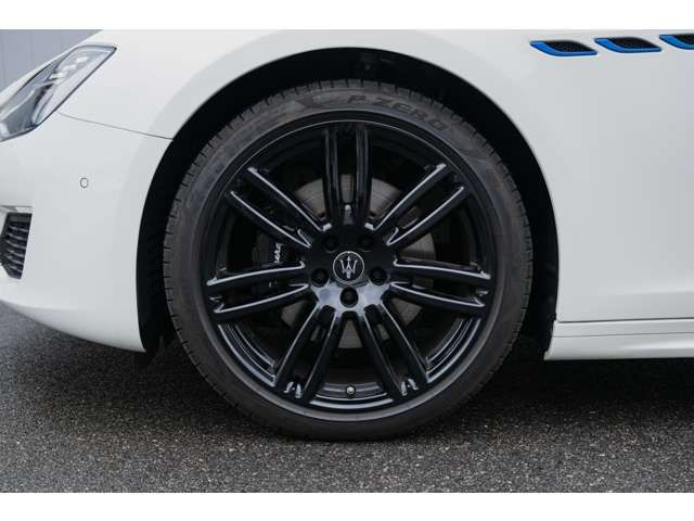 MASERATI GHIBLI Sedan