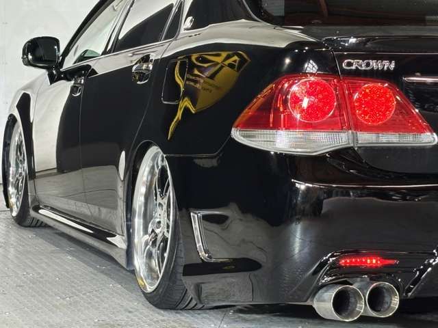 CROWN sedan