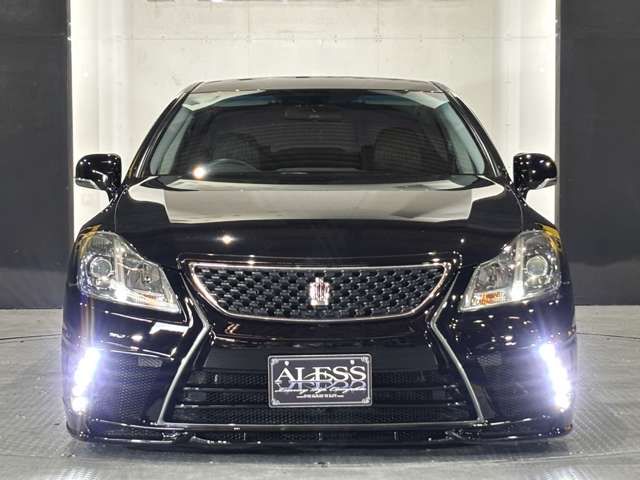 CROWN sedan
