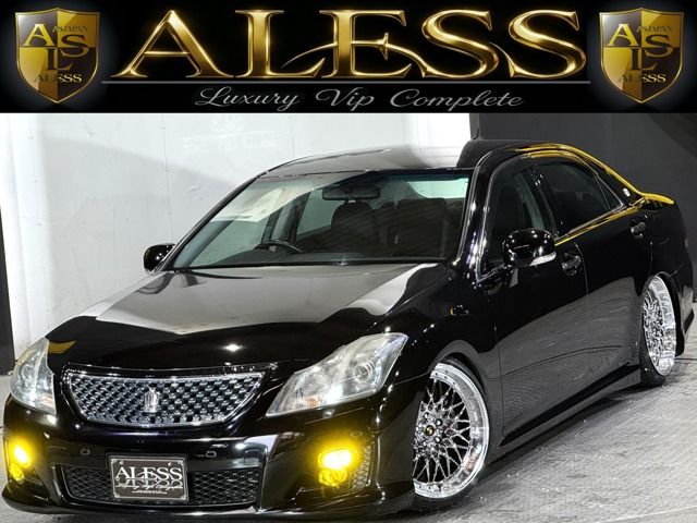 CROWN sedan