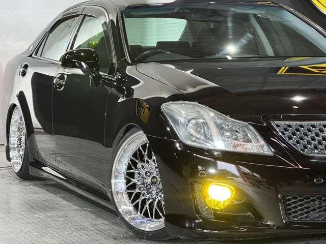 CROWN sedan