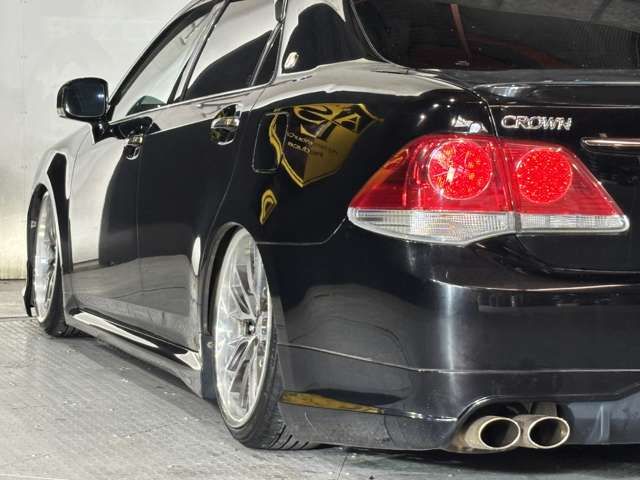 CROWN sedan