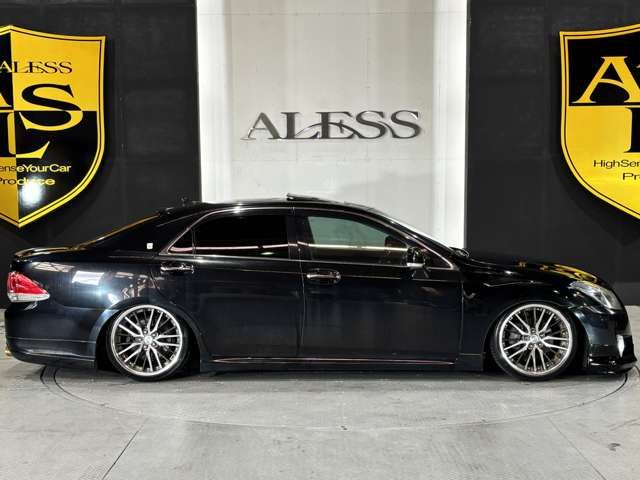 CROWN sedan