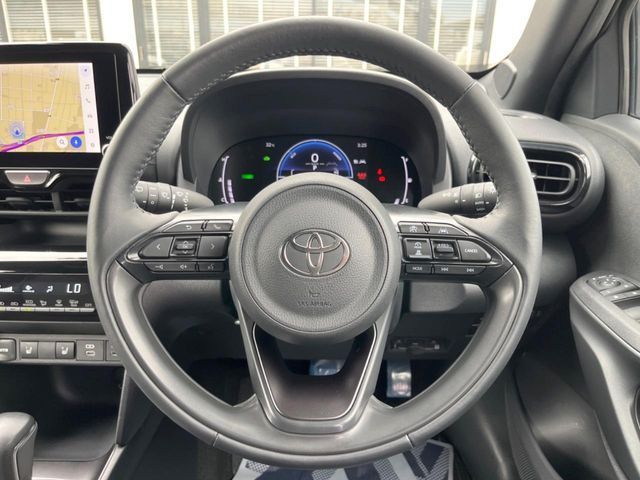YARIS CROSS HYBRID