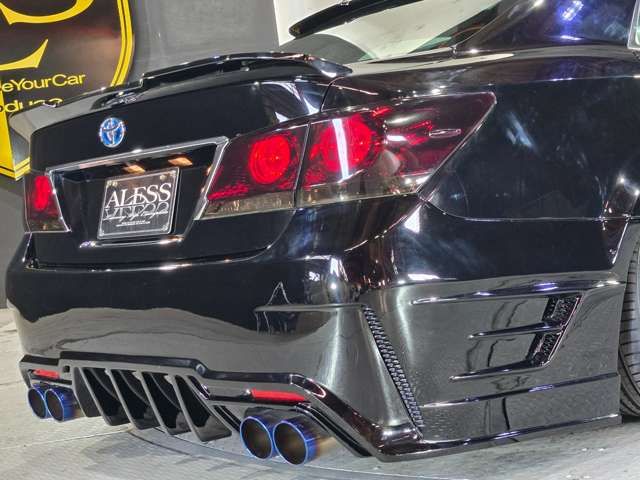 CROWN sedan hybrid