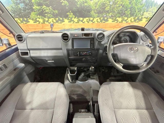 LANDCRUISER van