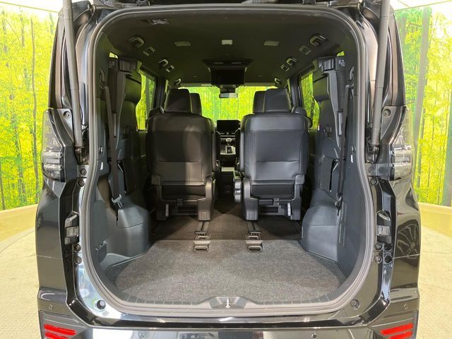 VOXY HYBRID 4WD