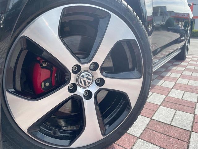 VOLKSWAGEN GOLF GTI