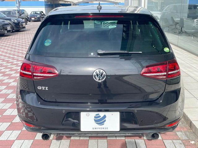 VOLKSWAGEN GOLF GTI