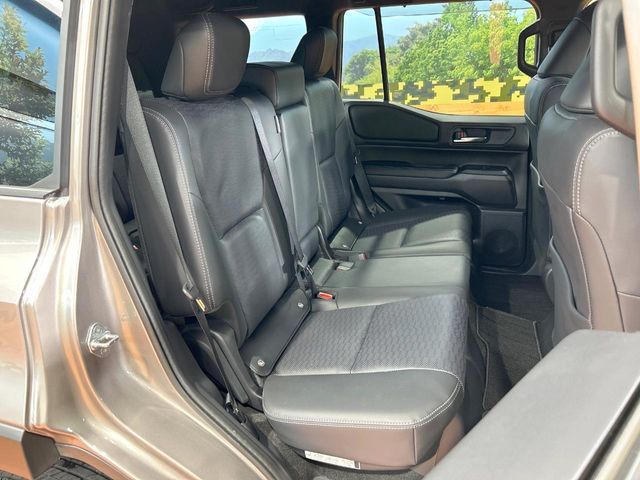 LANDCRUISER 250