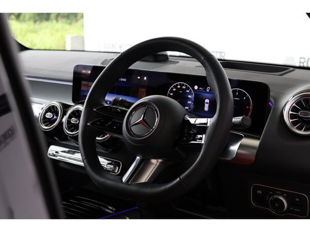 MERCEDES BENZ GLB