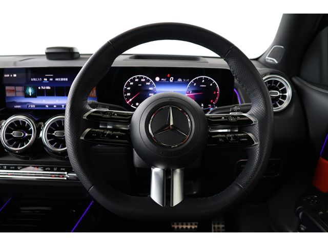 MERCEDES BENZ GLB