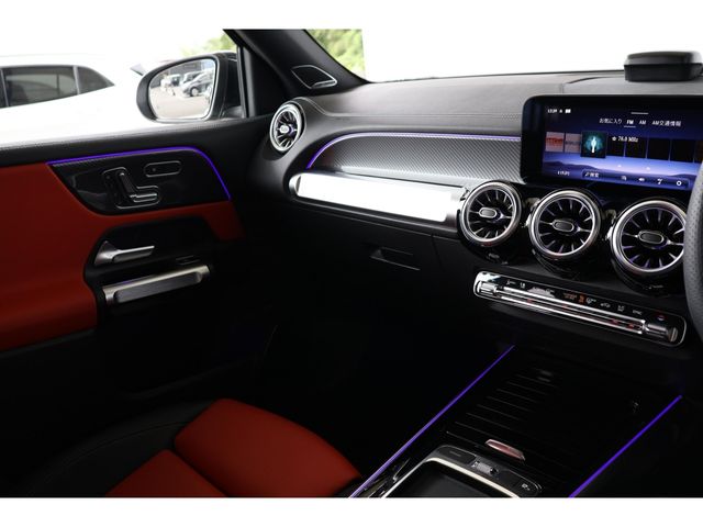 MERCEDES BENZ GLB