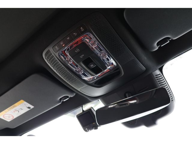 MERCEDES BENZ GLB