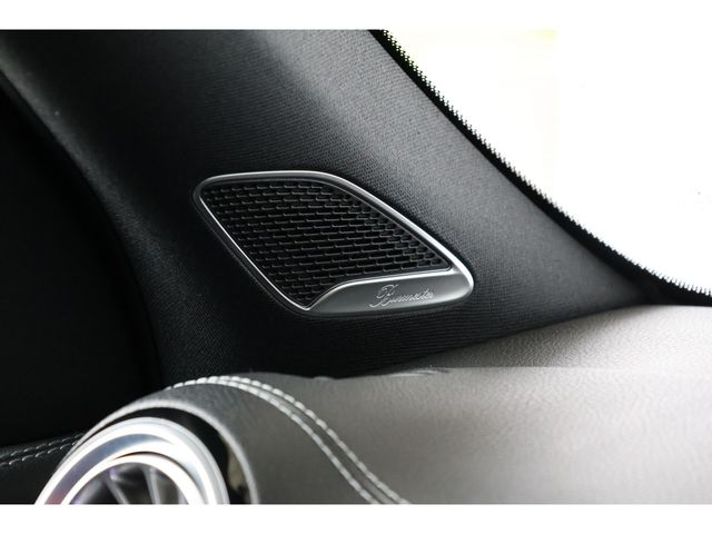 MERCEDES BENZ GLB