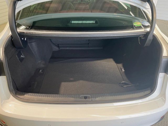 LEXUS IS300h