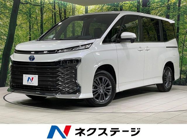 VOXY HYBRID 4WD