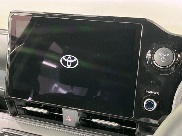 VOXY HYBRID 4WD