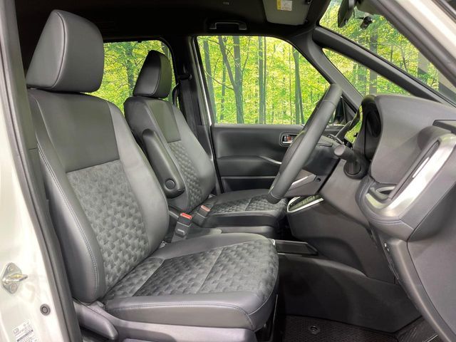 VOXY HYBRID 4WD