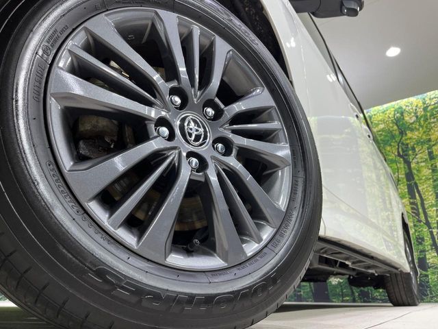 VOXY HYBRID 4WD