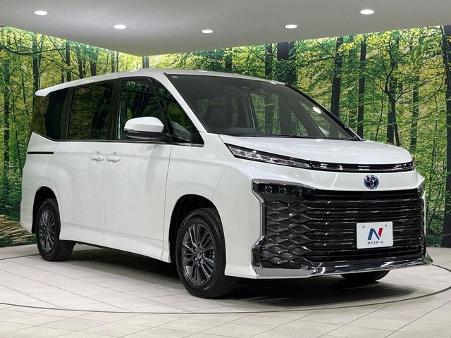VOXY HYBRID 4WD