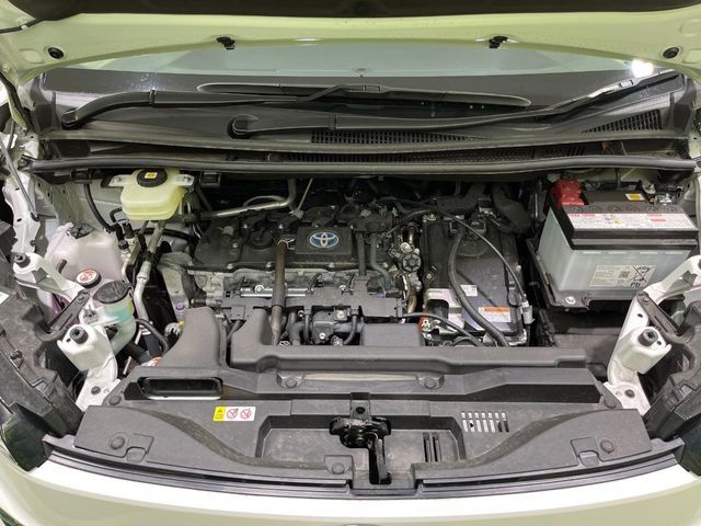 VOXY HYBRID 4WD