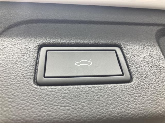 VOLKSWAGEN GOLF TOURAN