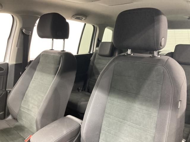 VOLKSWAGEN GOLF TOURAN