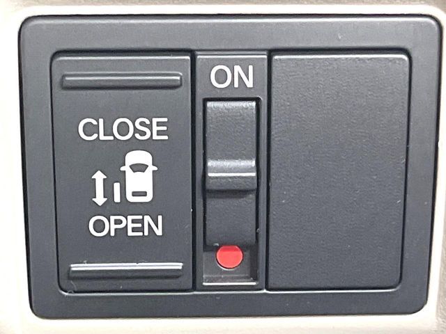 N BOX